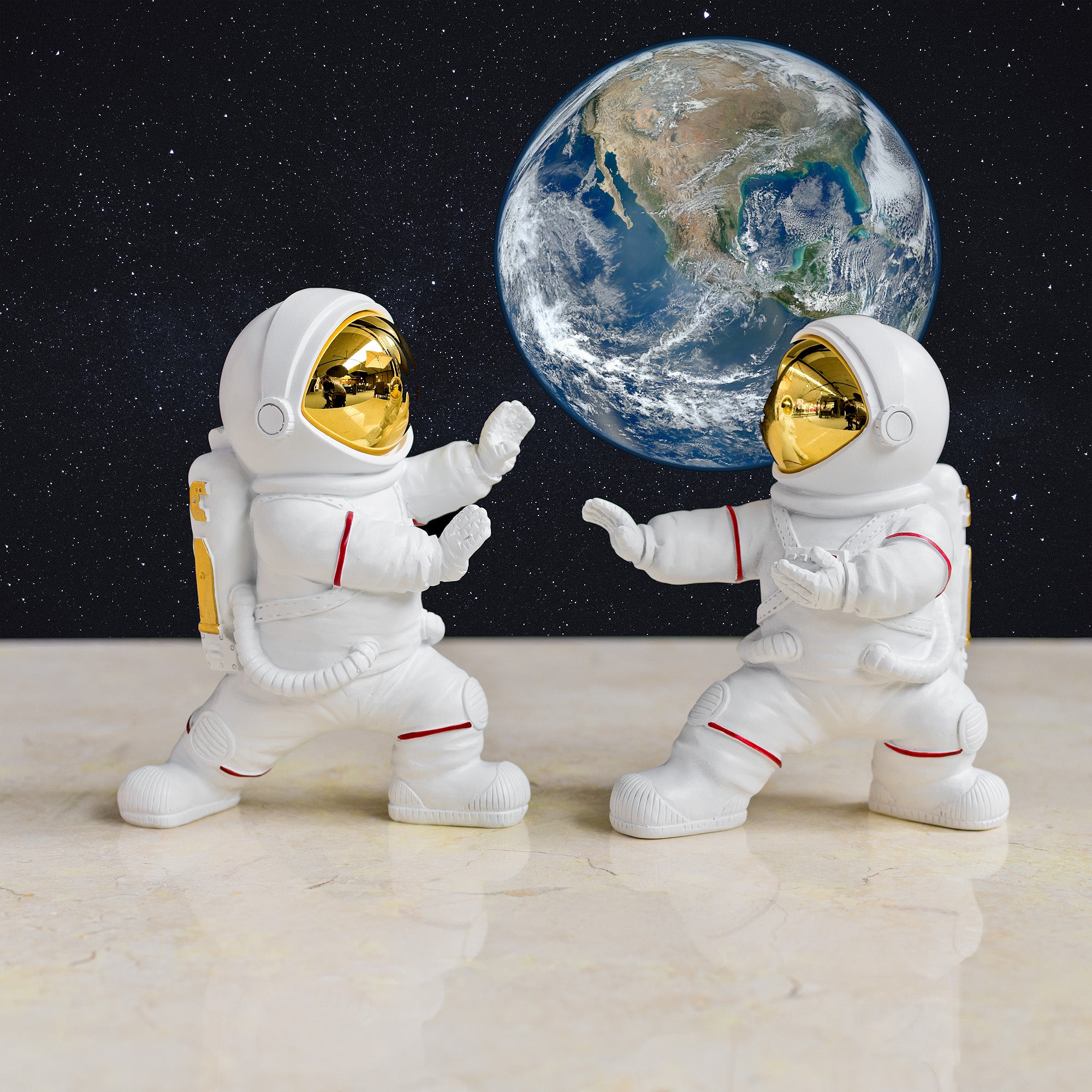 Kung Fu Astronaut Figurine Both hands forward