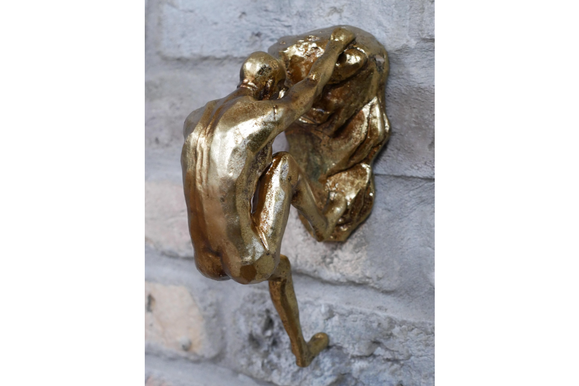 CLIMBING MEN – ROCK CLIMBER ON LEDGE (TWO HANDED) in Gold