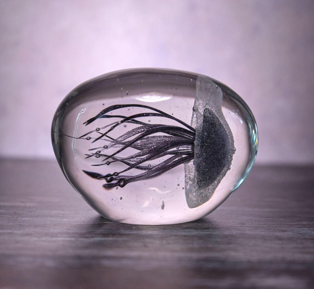 PURPLE JELLYFISH ON SIDE PAPERWEIGHT