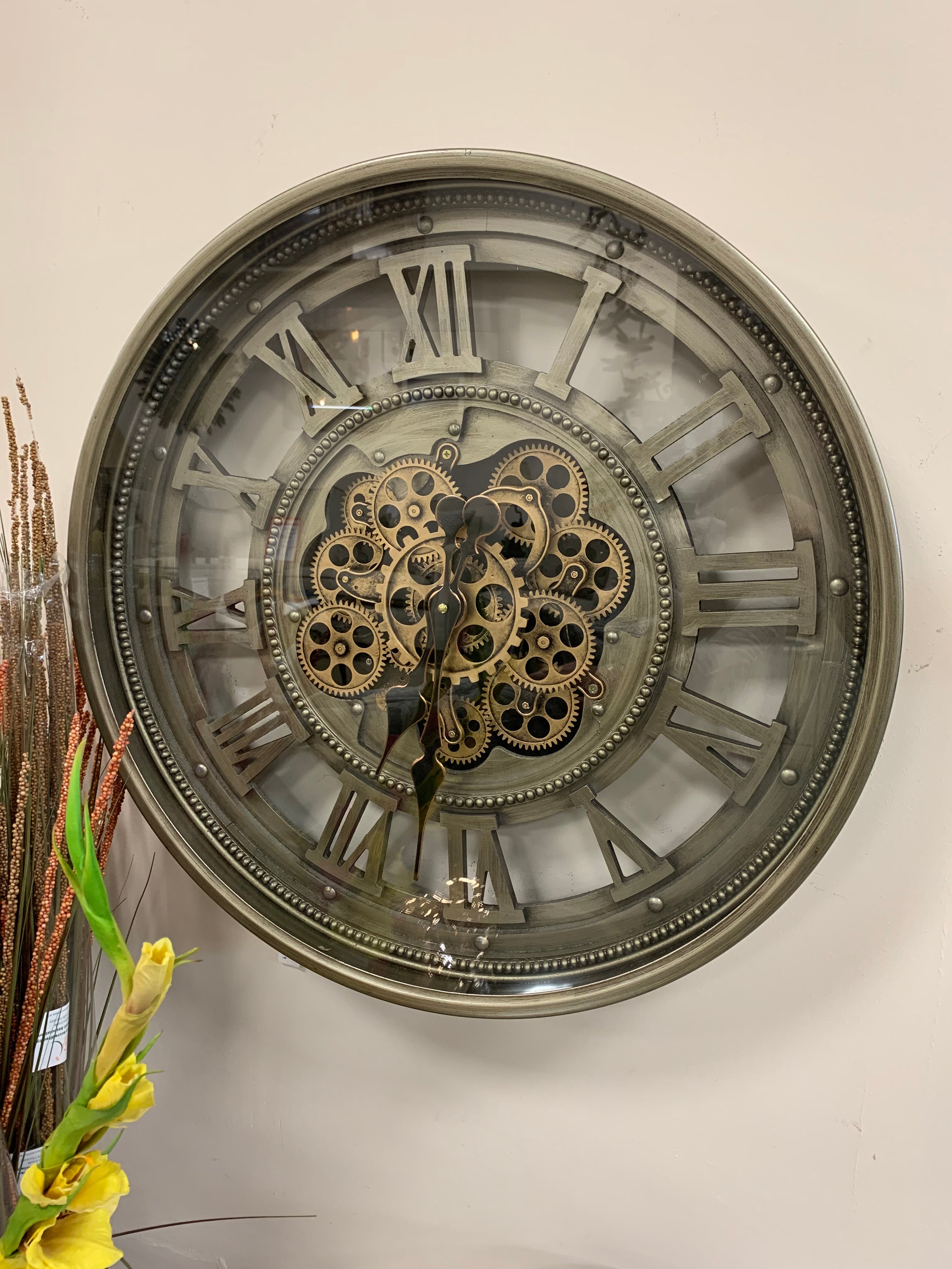 Wheel clock-cog clock